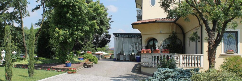 16 Location matrimoni in Brianza e bergamasca DJ matrimonio Misano di Gera D'adda Villa Belvedere Esterni